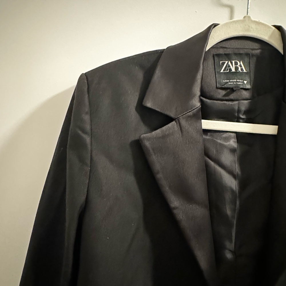 Zara Women's Black Jacket - Picture 2 of 3